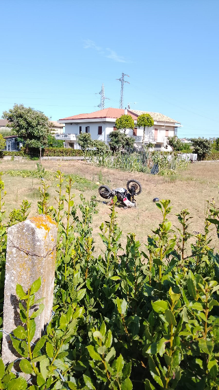 San Benedetto - Grave incidente in via Volterra: motociclista elitrasportato a Torrette